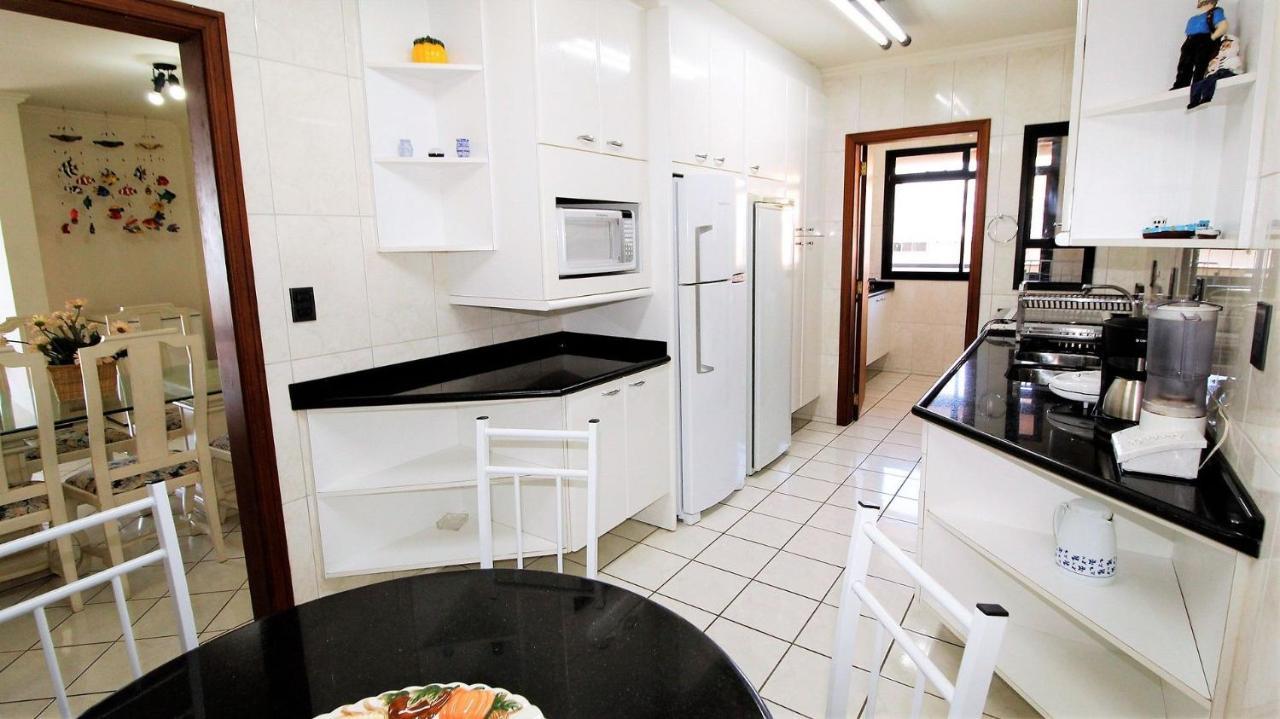 1038 - Apartamento com vista para o mar na Avenida De Bombinhas Exterior foto