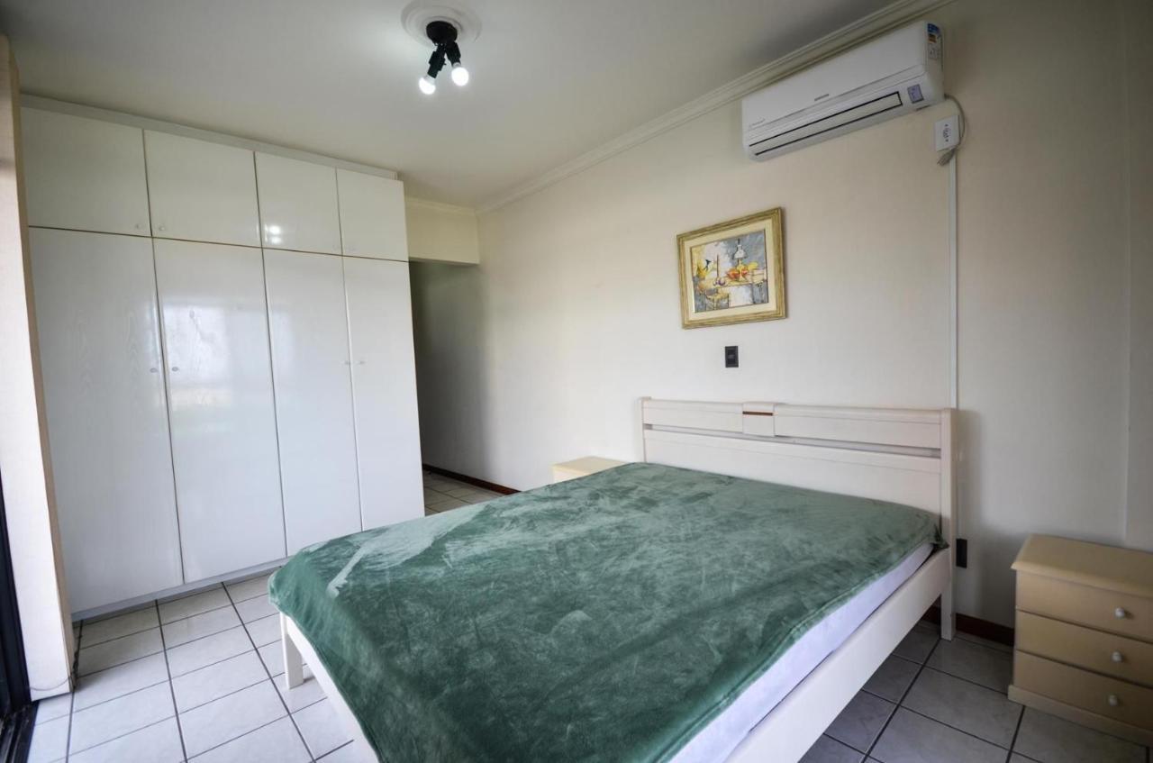1038 - Apartamento com vista para o mar na Avenida De Bombinhas Exterior foto