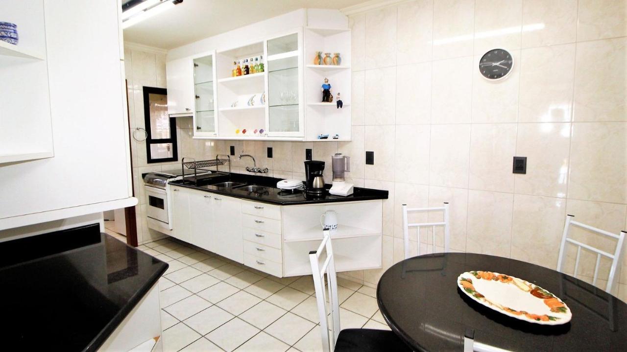 1038 - Apartamento com vista para o mar na Avenida De Bombinhas Exterior foto